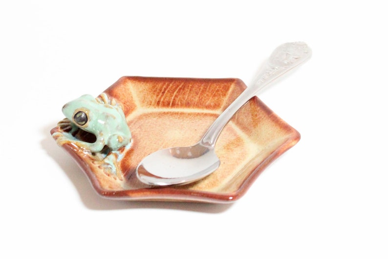 Green Frog Soap Dish, Ceramic Frog Figurine, Pottery with Frogs, Handmade Frog, Cute Frog Art, Ceramics with Frogs, Trinket Tray, Ring Dish image 6