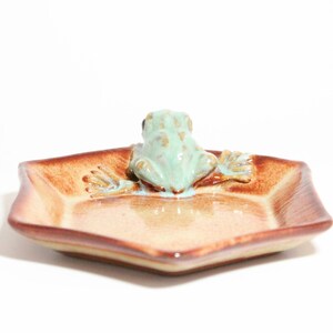 Green Frog Soap Dish, Ceramic Frog Figurine, Pottery with Frogs, Handmade Frog, Cute Frog Art, Ceramics with Frogs, Trinket Tray, Ring Dish image 3