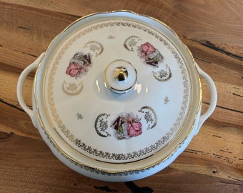 Soupière marquise en porcelaine de Chauvigny