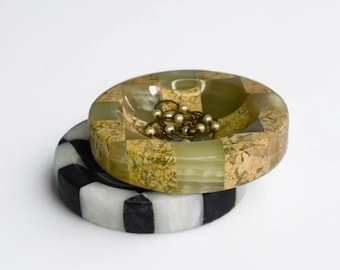 Hand-Carved Checkered Onyx Jewelry Dish - Elegant Marble Catchall for Ring or Earring Holder