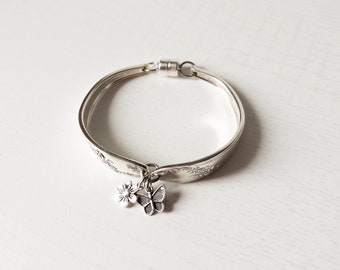 Flower & Butterfly Dangle Handle Bracelet