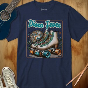 Disco Fever T-Shirt, Retro Rollschuh Shirt, Vintage 70er Jahre Dance T-Shirt, Funky Disco Ball Grafik, Boogie Night Party Shirt, Musik Liebhaber Geschenk