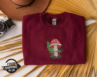 Embroidered Mushroom Sweatshirt, Retro Cottagecore Crewneck Sweatshirt, Vintage Mushroom Adults Jumpers, Aesthetic Gift for Nature Lovers