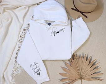 Personalisierter Mama Hoodie, Benutzerdefinierter Mama Hoodie mit dem Namen der Kinder auf dem Ärmel, Mama bedruckter Pullover, Muttertagsgeschenk, neue Mama Geschenk, Mama Geburtstagsgeschenk