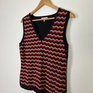 Vintage 90s Y2k Fine Knit Cotton Vest V Neck Top by Jessica Sleeveless Sweater Chevron Stripes in Brown Taupe Red Medium Large image 6