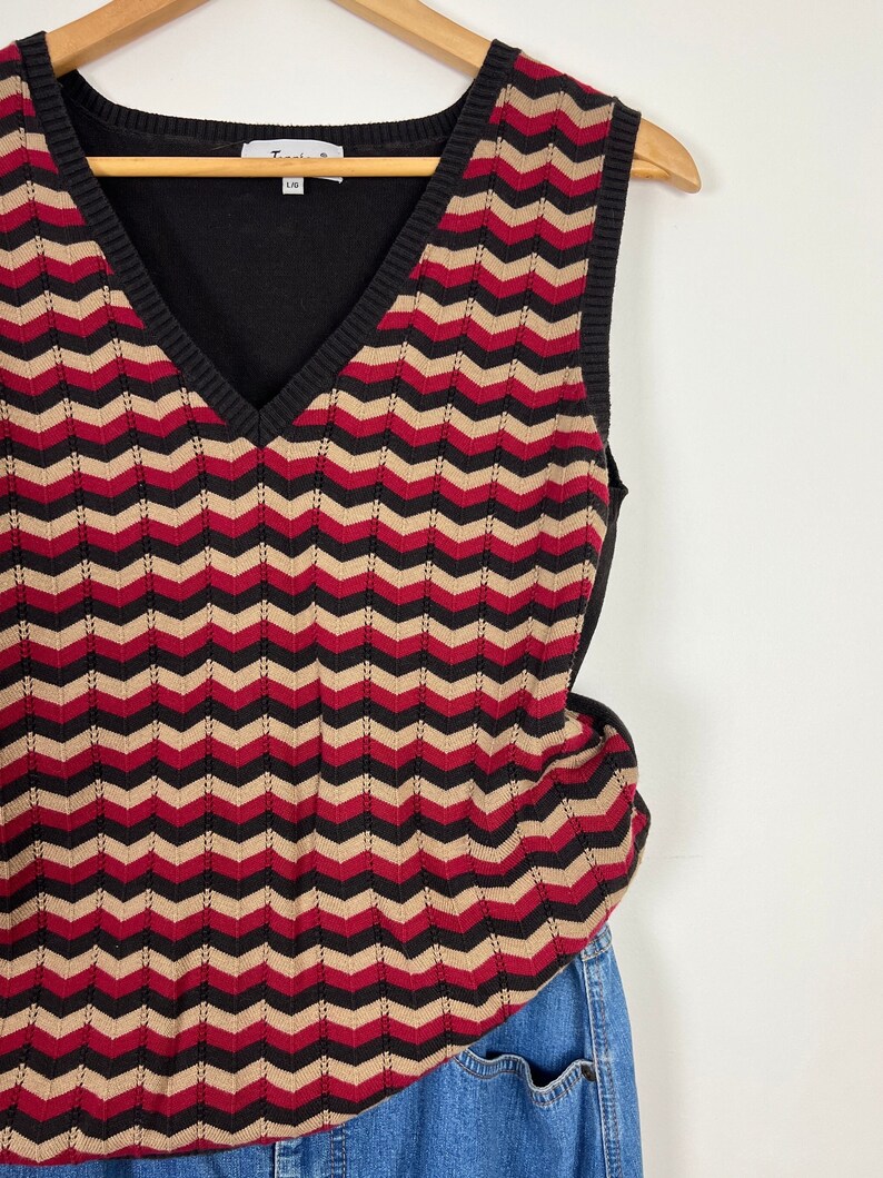 Vintage 90s Y2k Fine Knit Cotton Vest V Neck Top by Jessica Sleeveless Sweater Chevron Stripes in Brown Taupe Red Medium Large image 1