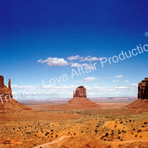 Original Digital Photograph Monument Valley, Arizona, USA. Digital print: 5-inches x 7-inches.