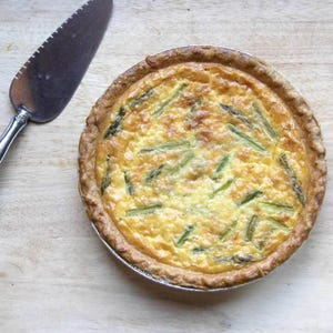 Easy Quiche Recipe – with Step-by-Step Tutorial