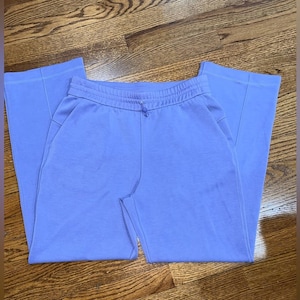NEW Lululemon women lilac soft sweatpants size 8