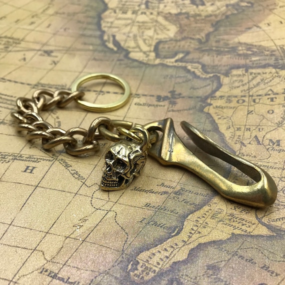 真鍮キーチェーン バイカーベルトフック スカルペンダント付き - Etsy 日本