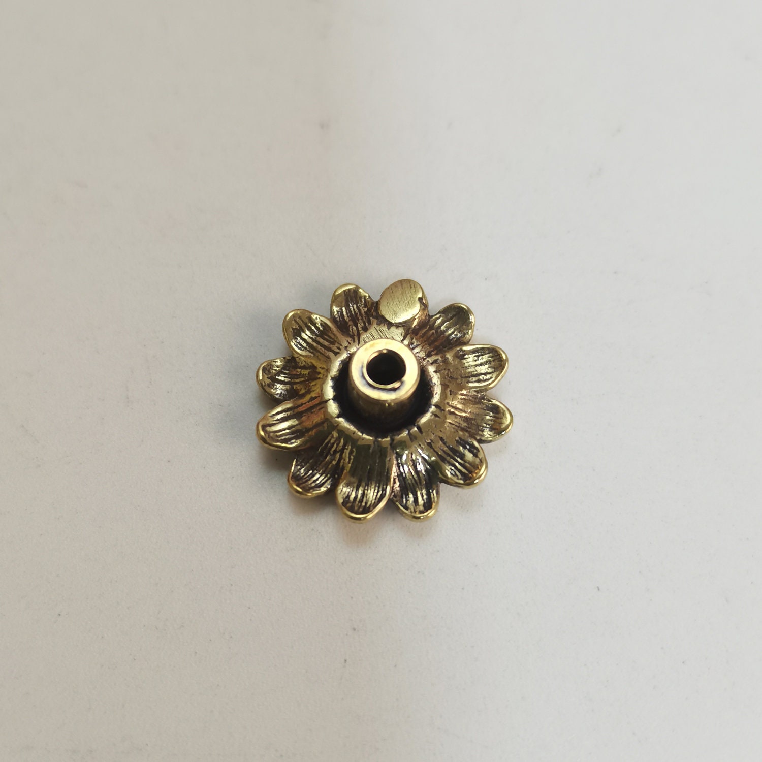 Chrysanthemum Flower Concho Daisy Rivets Screw Back Fastener Studs for ...