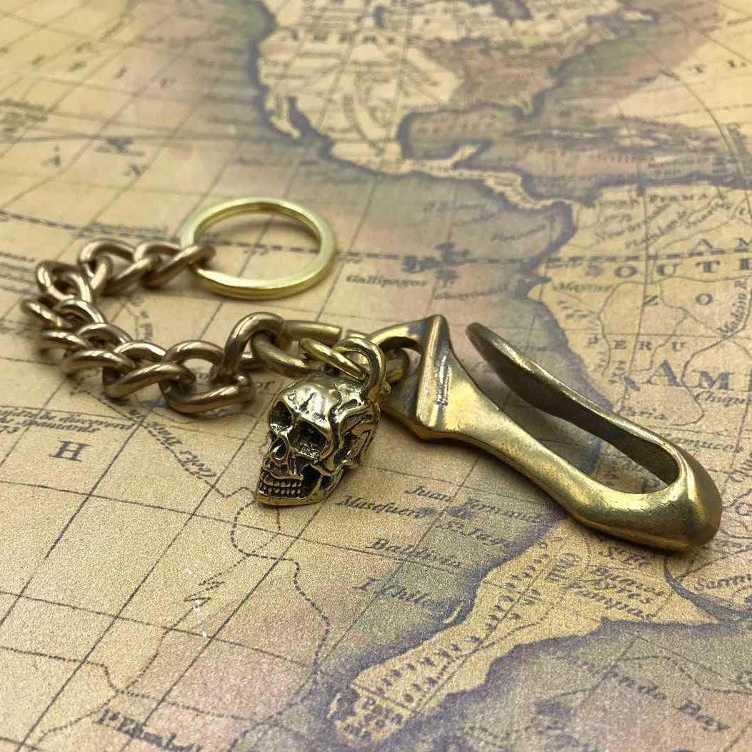 真鍮キーチェーン バイカーベルトフック スカルペンダント付き - Etsy 日本