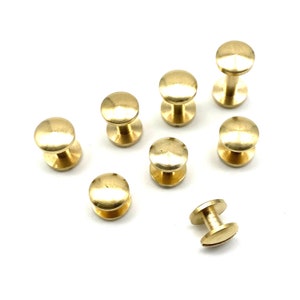 Rivetti Chicago in ottone con cappuccio ad arco, 10 bottoni a vite artigianali in pelle (4-15 mm).
