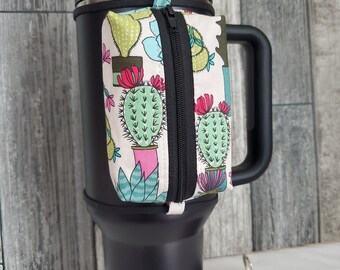 Tumbler Bottle Zipper Pouch / Quencher H2O/Rambler / Backpack Wallet /Tumbler Accessory / Tumbler Bag / Wallet / Cactus / Succulents