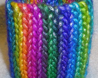 Unadorned wide crocheted cuff