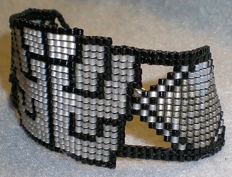 Shades of Control FFVII-inspired beadwoven bracelet image 3