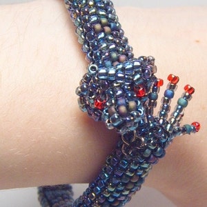 Arien, handmade beaded snake bracelet image 3