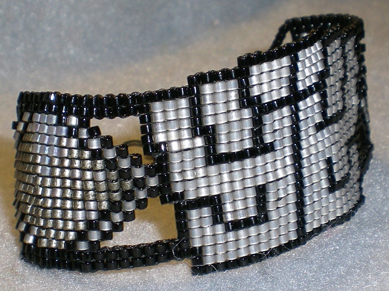 Shades of Control FFVII-inspired beadwoven bracelet image 4