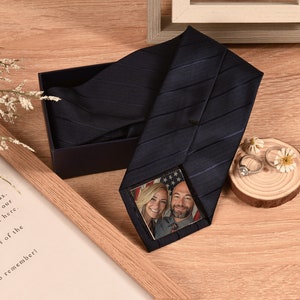 Cravatta con foto personalizzata, Toppa per cravatta con foto, Regalo di anniversario, Regalo di fidanzamento, Regalo di nozze per papà, Cravatta personalizzata, matrimonio, padre della sposa