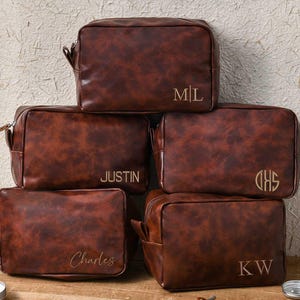Personalisierte Groomsmen Kulturtasche, gesticktes Dopp Kit für Männer, benutzerdefinierte Leder Groomsman Kulturtasche, Hochzeit Bräutigam Geschenk, Papa Geschenke