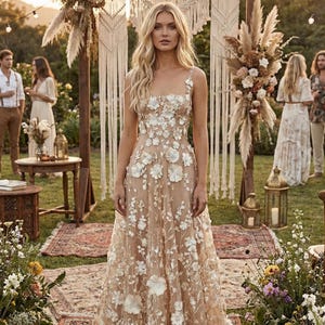 Bohemisk beige tyllbrudklänning med 3D-blommor, tunna axelband, utan släp, rustikt bröllop, specialtillverkad, Boho brudklänning