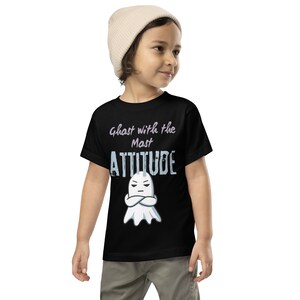 Fantasma con la camiseta divertida de Halloween para niños con mayor actitud, camiseta para niños pequeños de Halloween, camisa divertida para niños, temporada espeluznante, truco o trato