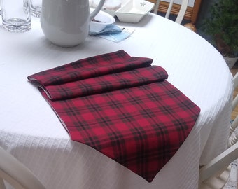 Table RUNNER / SCARF PLAID - Red and  Green