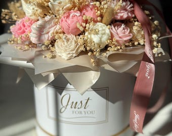 Ramo de velas de cera de soja de lujo: decoración floral blanca y rosa