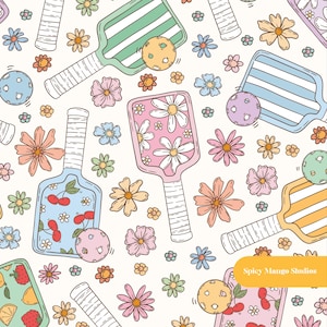 Op de afbeelding: Een naadloos patroon met kleurrijke paddleball-rackets met bloemen- en kersenontwerpen, samen met kleine bloemen en ballen. De tekst "Spicy Mango Studios" staat in de rechterbenedenhoek.