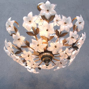 Murano bloemenlamp, witte koperen kroonluchter, plafondlamp, kroonluchterlamp, vintage handgemaakte glazen lamp uit de jaren 70 afbeelding 1