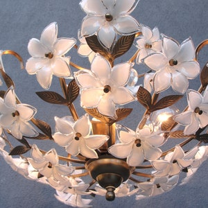 Murano bloemenlamp, witte koperen kroonluchter, plafondlamp, kroonluchterlamp, vintage handgemaakte glazen lamp uit de jaren 70 afbeelding 5