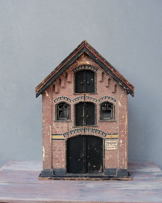 antique dollhouse