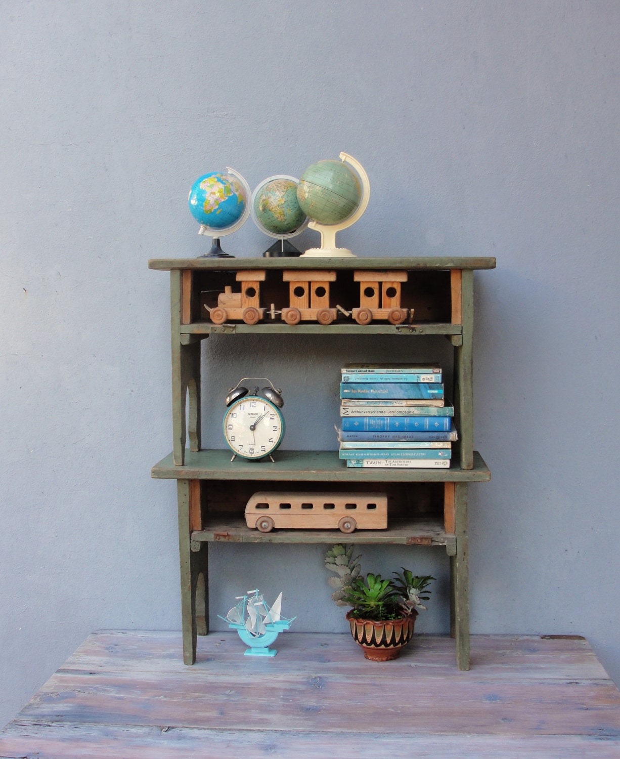 ヴィンテージ木製スタッキングシェルフ：シャビーシックな素朴な本棚