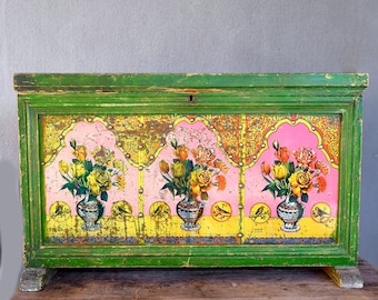 Green Floral Chest, Vintage Wooden Chest Trunk Footlocker 1930s Bohemian Treasure Chest Bedside table Coffee Table