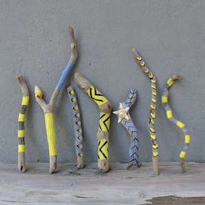 Natural Painted Driftwood Sticks, Sunny Yellow, Starfish, Seashell, Sky Blue, Beach Home Decor, Driftwood Decor, Set of 7 image 2