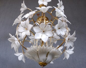 シャンデリア ゴールドと白いシェード ヴィンテージゴールド仕上げと白いシェードのガラスシャンデリア