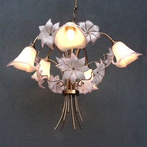 Seltene Murano Bouquet Lampe, Glas Blumen Kronleuchter, Weiß Rosa Messing Kronleuchter, Deckenleuchte, Vintage Handgemachte Glas Lampe 1960er Jahre
