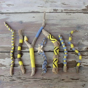 Natural Painted Driftwood Sticks, Sunny Yellow, Starfish, Seashell, Sky Blue, Beach Home Decor, Driftwood Decor, Set of 7 image 9