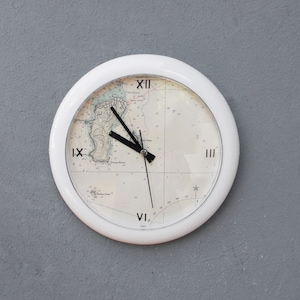 Time to Travel Uhr Vintage Seekarte Wanduhr