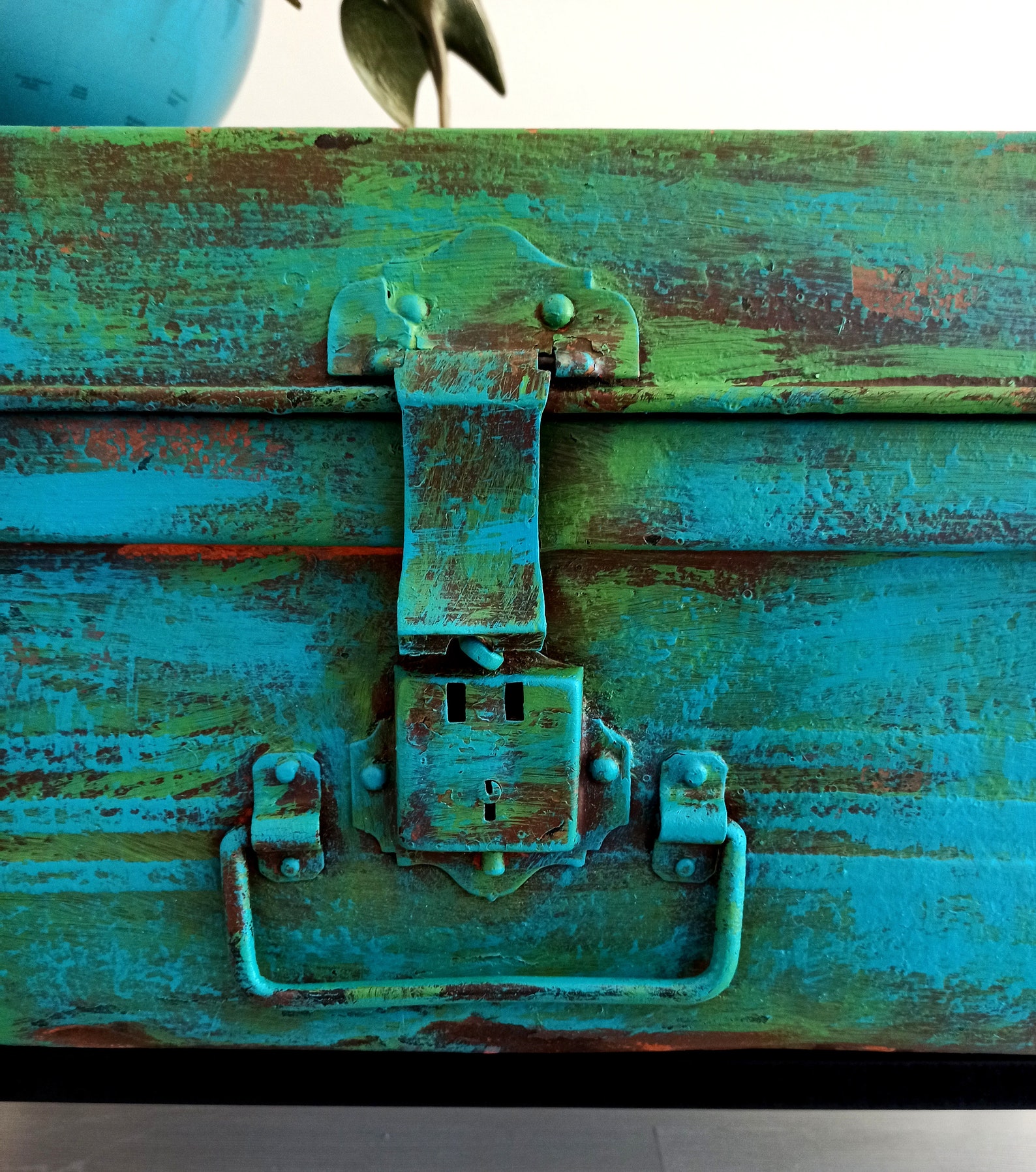 Vintage Trunk Coffee Table End Table With Wooden Legs 1910s Etsy