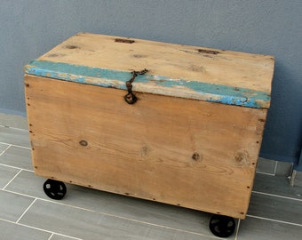 Vintage Wooden Chest Trunk Footlocker 1910's - 1930's Shabby Cottage Chic Rustic Treasure Chest Bedside table Coffee Table