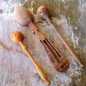 Vintage Wooden Spoons, Olive Spoons, Handmade handcarved Spoon, Set of Three pieces, Made in Turkey 1950s 80s image 6