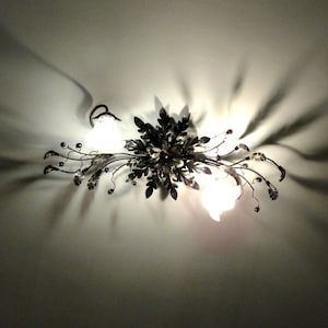 Tole Blätter Blumen Lampe, Blätter, Blumen Tautropfen Kronleuchter, Wand oder Deckenleuchte, Kronleuchter Lampe, Vintage Cottage ChicLamp 1980er Jahre