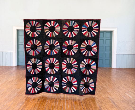 Vintage Dresden Plate Quilt Throw – Rustic Cabin Decor – Grandmother’s Fan – Handmade 71x72.5