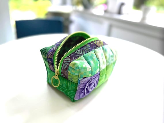 Green Patchwork Quilted Boxy Zipper Pouch, Cosmetic Bag, Modern Quilt Zipper Pouch