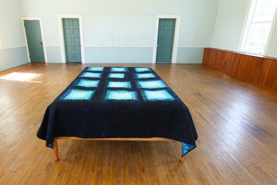 Prismatic Pools Modern Log Cabin Quilt, Queen Size 88 x 96 inches