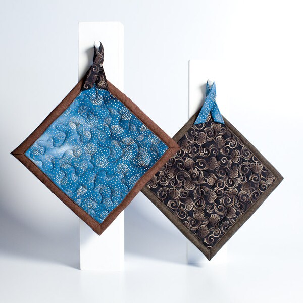 Quilted Pot Holders Manique De Cuisine Cooking and Baking Gift Hot Pads Quilted Trivet Hostess Gift Under 20 Kitchenware Blue Kitchen Decor
