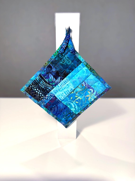 Quilted Pot Holder, Ocean Patchwork