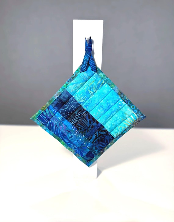 Quilted Pot Holder, Ocean Patchwork