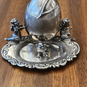 Rare Derby Silver Company Quadruple Plated Egg and Putti Inkwell